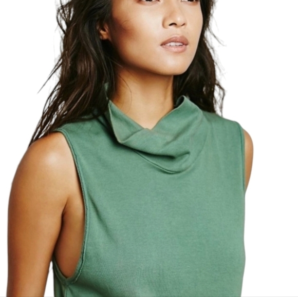 Free People LA Livin 90210 Muscle Tank in Green• Size XS•Army Green - Picture 4 of 13